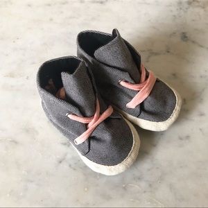💗  MOMK Baby 💗 The Grey w/ dusty pink laces